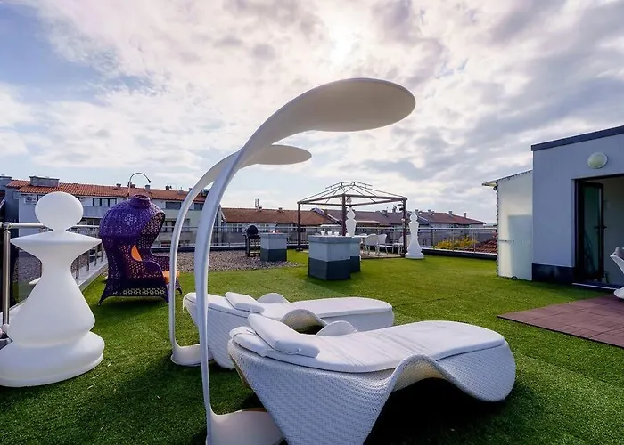 луксозна триетажна къща в центъра на Луксозна вила