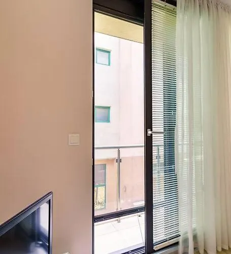 луксозна триетажна къща в центъра на Луксозна вила *