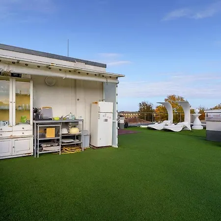 Willa луксозна триетажна къща в центъра на Primorsko