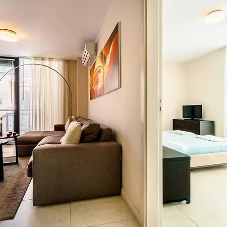 Willa луксозна триетажна къща в центъра на Primorsko